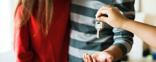 couple-home-house-1288482 (1)